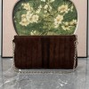 Pouch GG Marmont con cinturino GUCCI