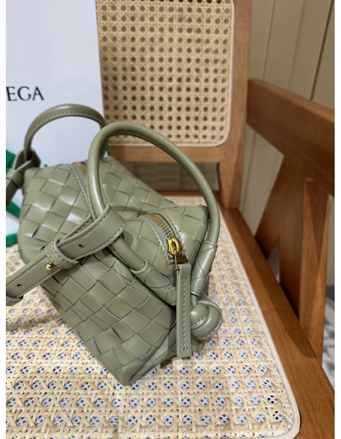 Loop top handle BOTTEGA VENETA