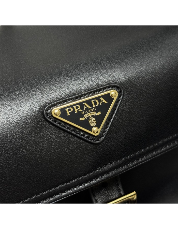 Borsa Prada Explore medium in nappa con pattina PRADA