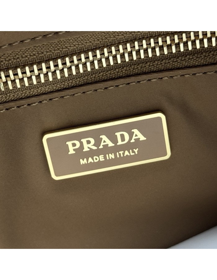 Borsa Prada Explore large in Re-Nylon e pelle PRADA