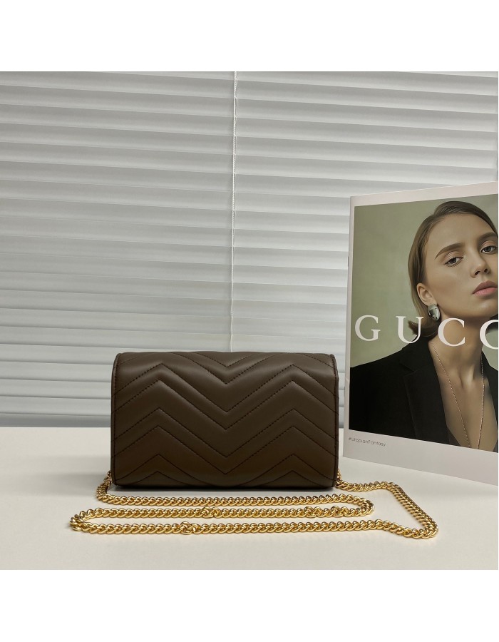 Portafoglio GG Marmont con catena GUCCI