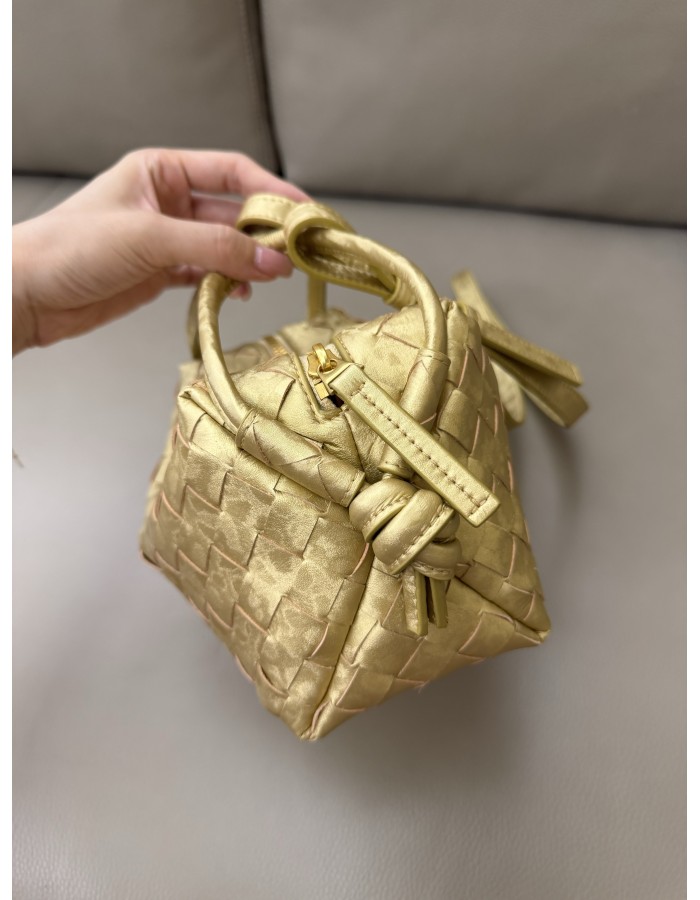 Loop top handle BOTTEGA VENETA