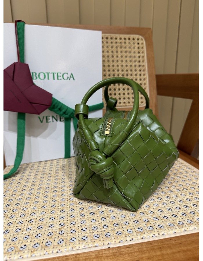 Loop top handle BOTTEGA VENETA