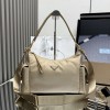 Borsa Prada Explore large in Re-Nylon e pelle PRADA