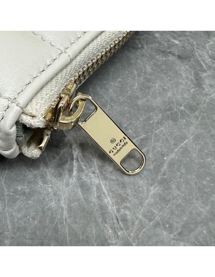 Pouch GG Marmont con cinturino GUCCI
