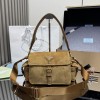Borsa a spalla Prada Explore medium in pelle scamosciata PRADA