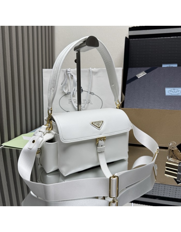 Borsa Prada Explore medium in nappa con pattina PRADA
