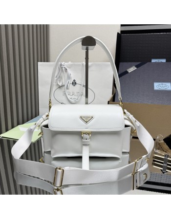 Borsa Prada Explore medium in nappa con pattina PRADA