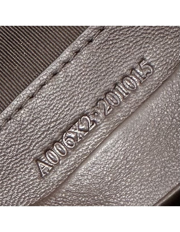 Pouch GG Marmont con cinturino GUCCI