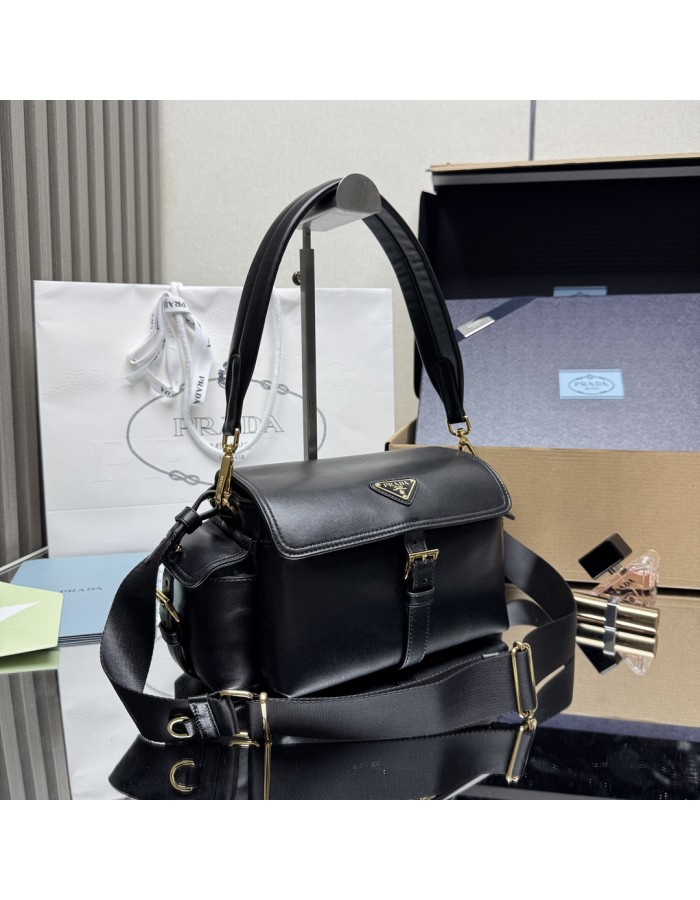 Borsa Prada Explore medium in nappa con pattina PRADA