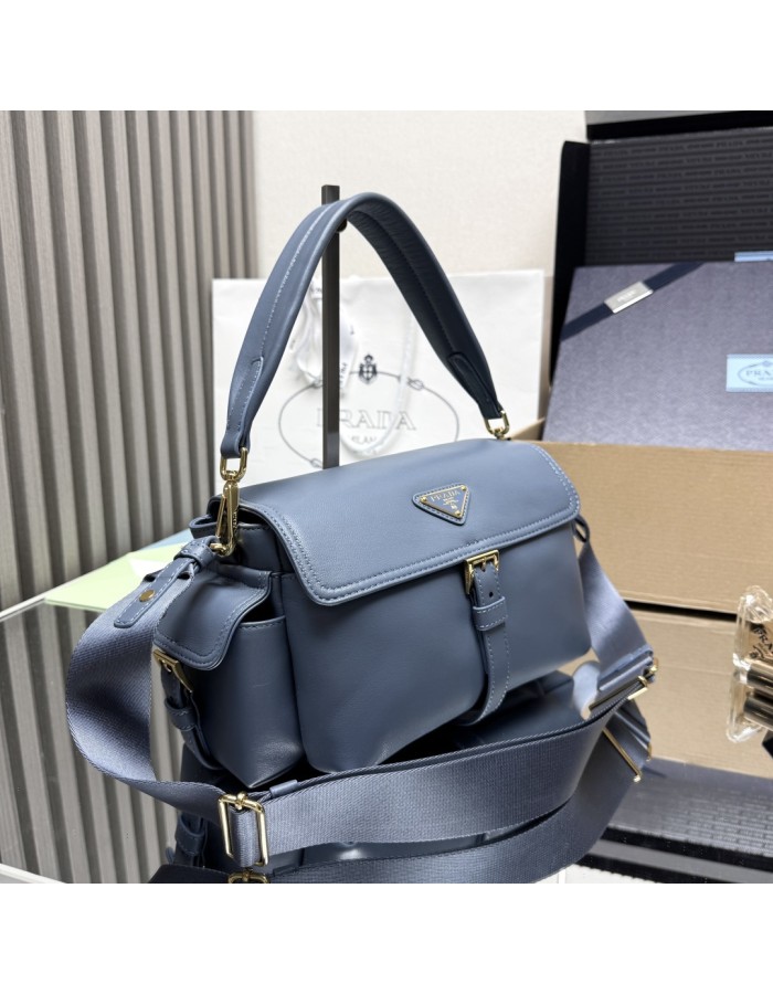 Borsa Prada Explore medium in nappa con pattina PRADA