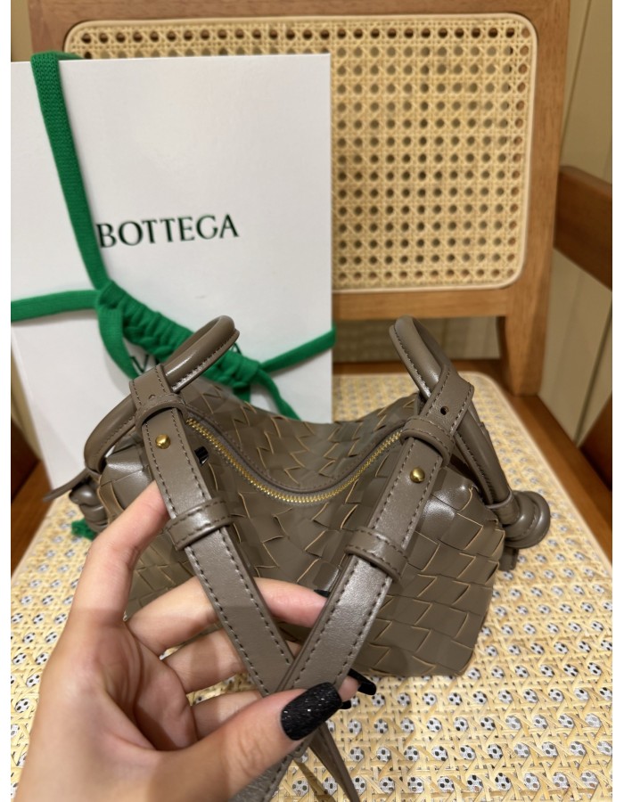 Loop top handle BOTTEGA VENETA