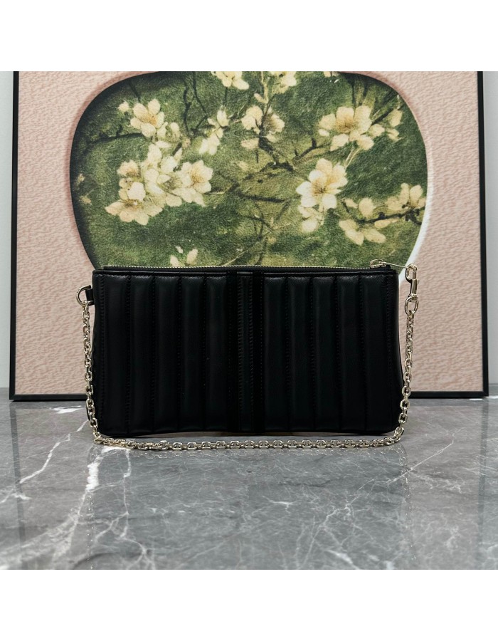 Pouch GG Marmont con cinturino GUCCI