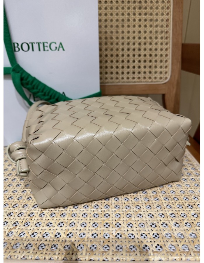 Loop top handle BOTTEGA VENETA
