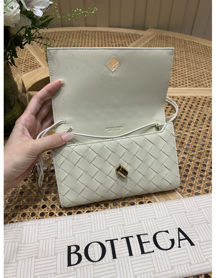 Pochette Andiamo a tracolla BOTTEGA VENETA