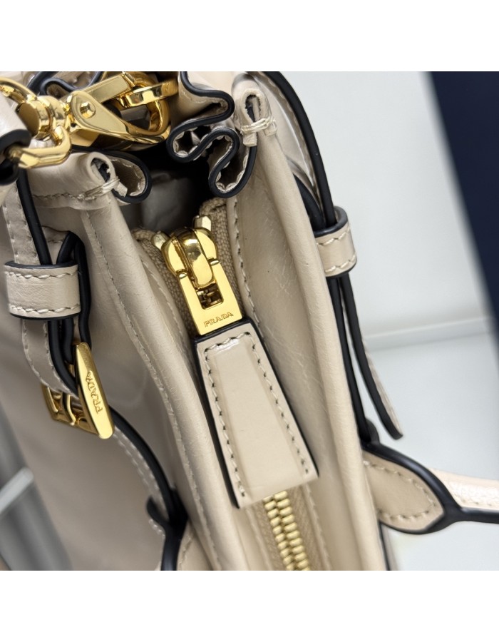 Borsa a mano Prada Bonnie medium in pelle PRADA
