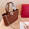 Mini Borsa Shopping Rockstud In Vitello Granato VALENTINO