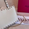 Mini Borsa Shopping Rockstud In Vitello Granato VALENTINO