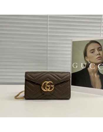 Portafoglio GG Marmont con catena GUCCI