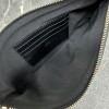 Pouch GG Marmont con cinturino GUCCI