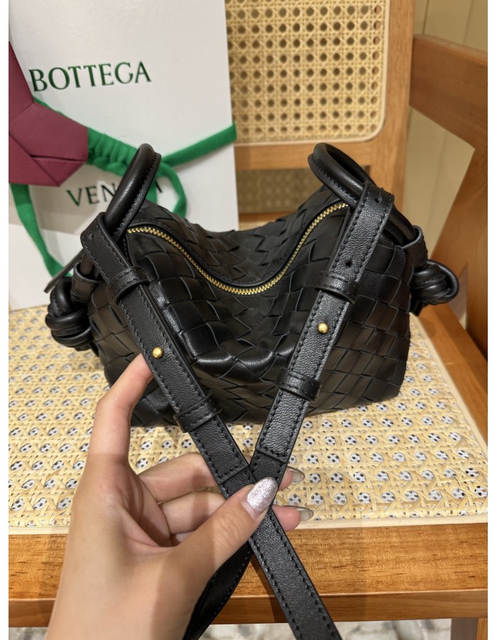 Loop top handle BOTTEGA VENETA