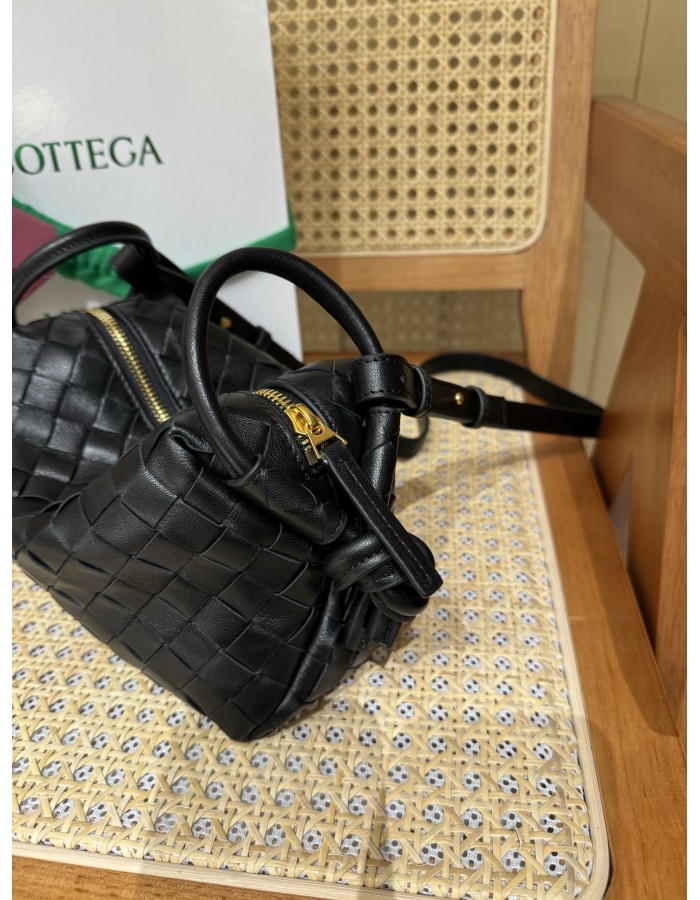 Loop top handle BOTTEGA VENETA