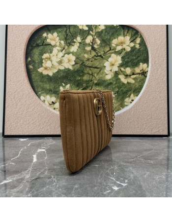 Pouch GG Marmont con cinturino GUCCI