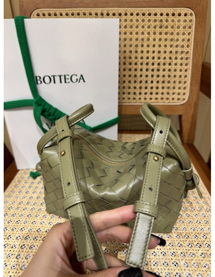 Loop top handle BOTTEGA VENETA