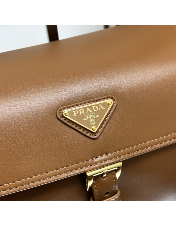 Borsa Prada Explore medium in nappa con pattina PRADA