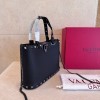 Mini Borsa Shopping Rockstud In Vitello Granato VALENTINO