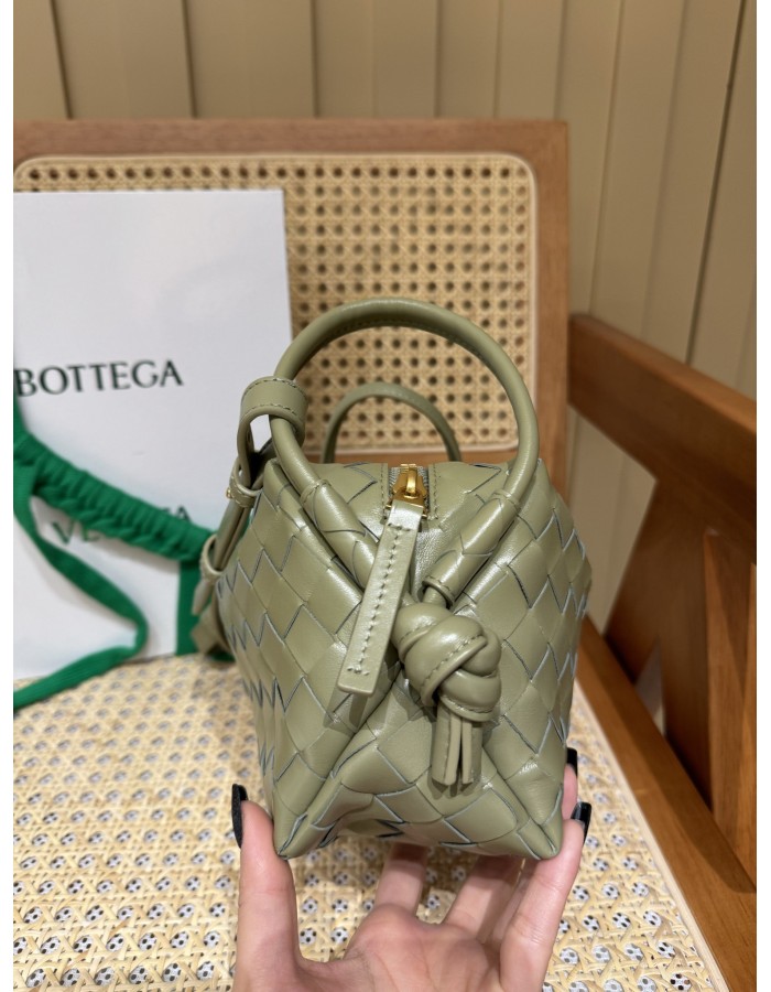 Loop top handle BOTTEGA VENETA