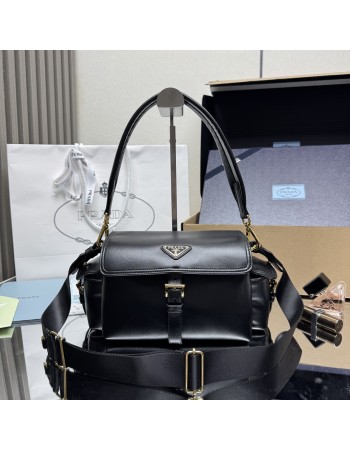 Borsa Prada Explore medium in nappa con pattina PRADA