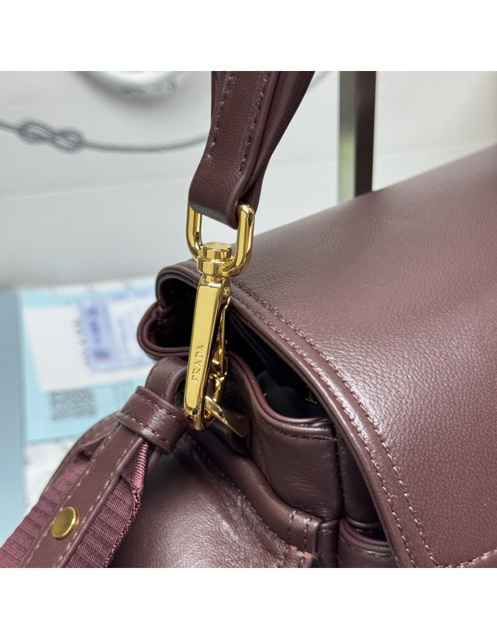 Borsa Prada Explore medium in nappa con pattina PRADA