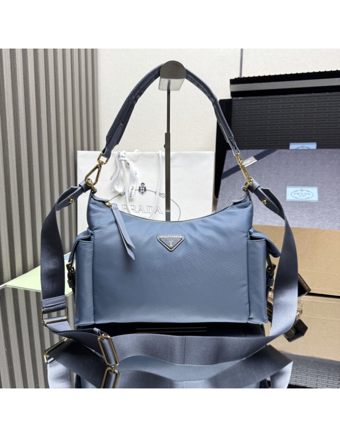 Borsa Prada Explore large in Re-Nylon e pelle PRADA