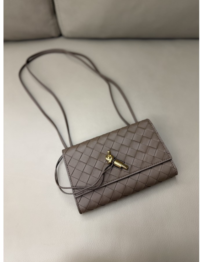 Pochette Andiamo a tracolla BOTTEGA VENETA