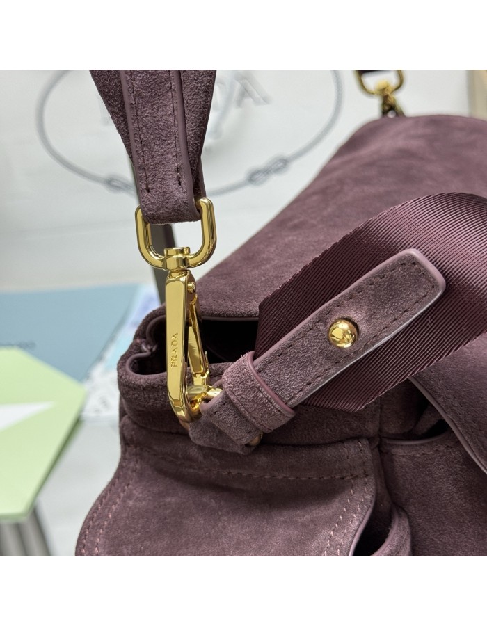 Borsa a spalla Prada Explore medium in pelle scamosciata PRADA