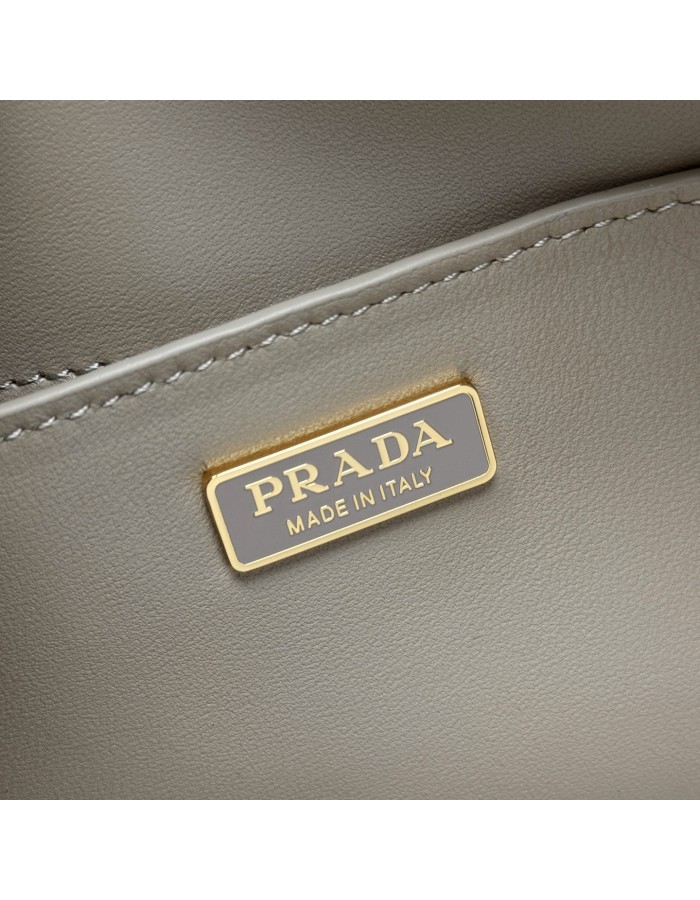 Borsa Prada Explore medium in nappa con pattina PRADA