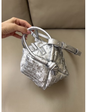 Loop top handle BOTTEGA VENETA