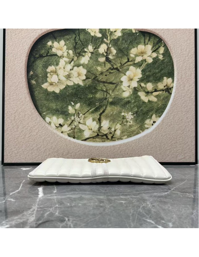 Pouch GG Marmont con cinturino GUCCI