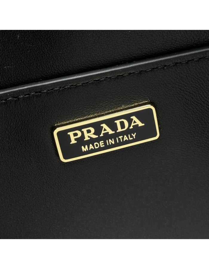 Borsa Prada Explore medium in nappa con pattina PRADA
