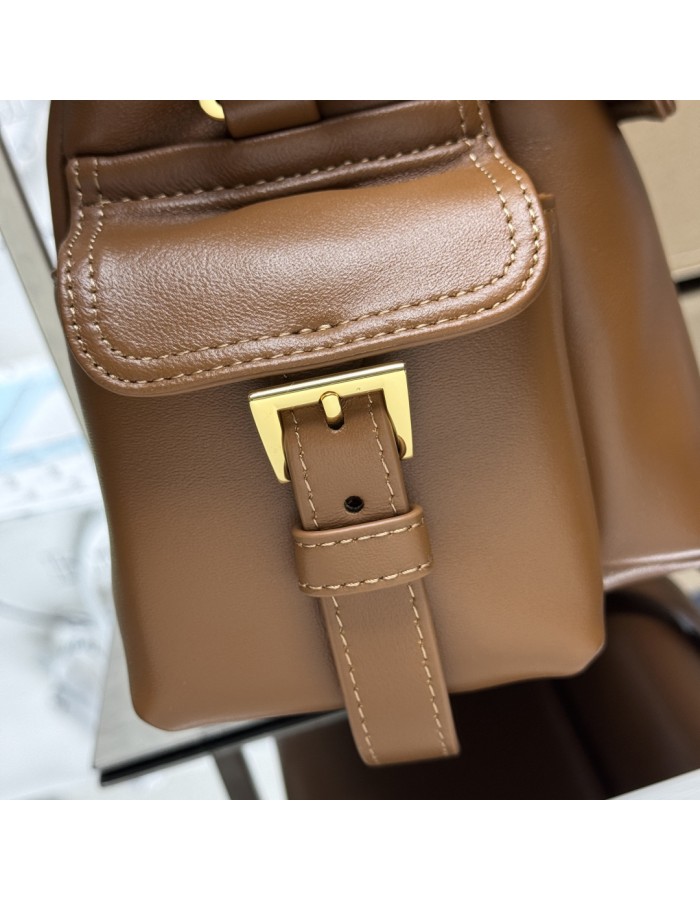 Borsa Prada Explore medium in nappa con pattina PRADA