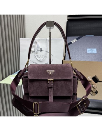 Borsa a spalla Prada Explore medium in pelle scamosciata PRADA