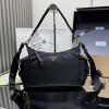 Borsa Prada Explore large in Re-Nylon e pelle PRADA
