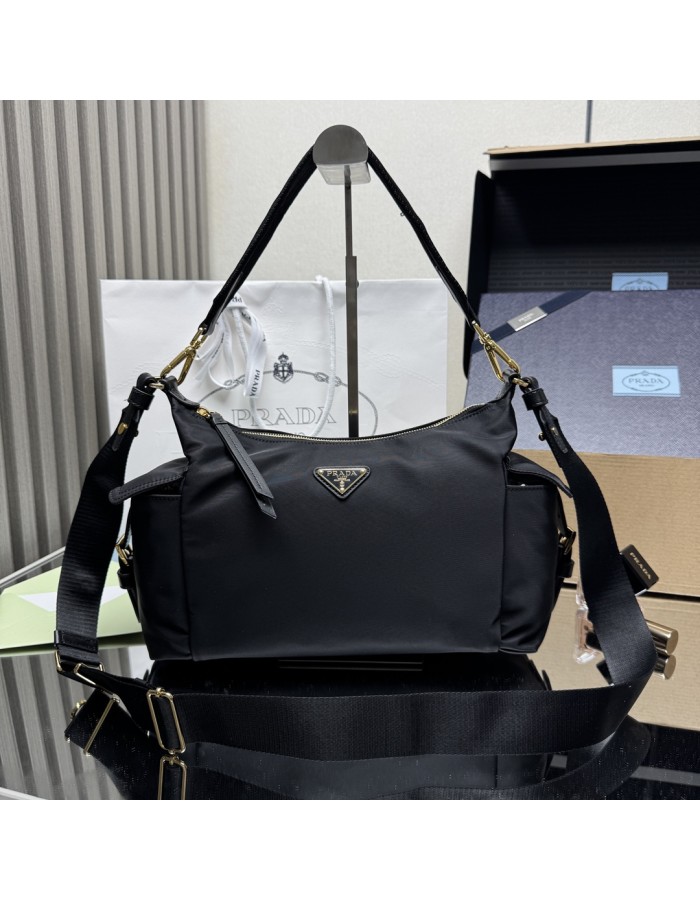 Borsa Prada Explore large in Re-Nylon e pelle PRADA