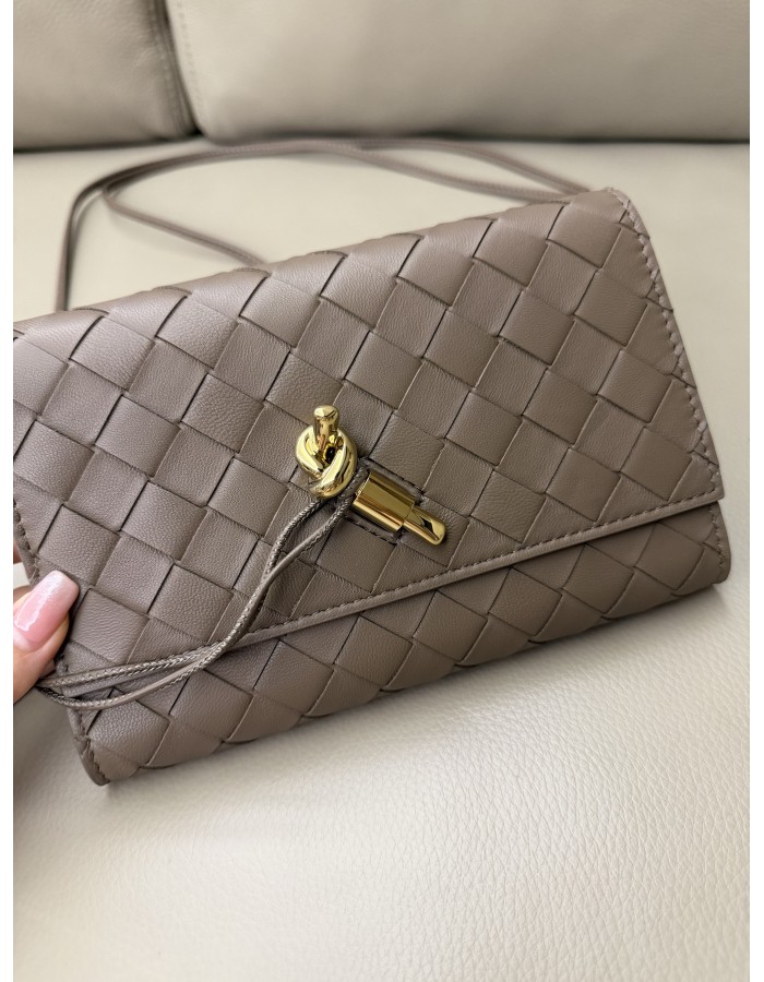 Pochette Andiamo a tracolla BOTTEGA VENETA