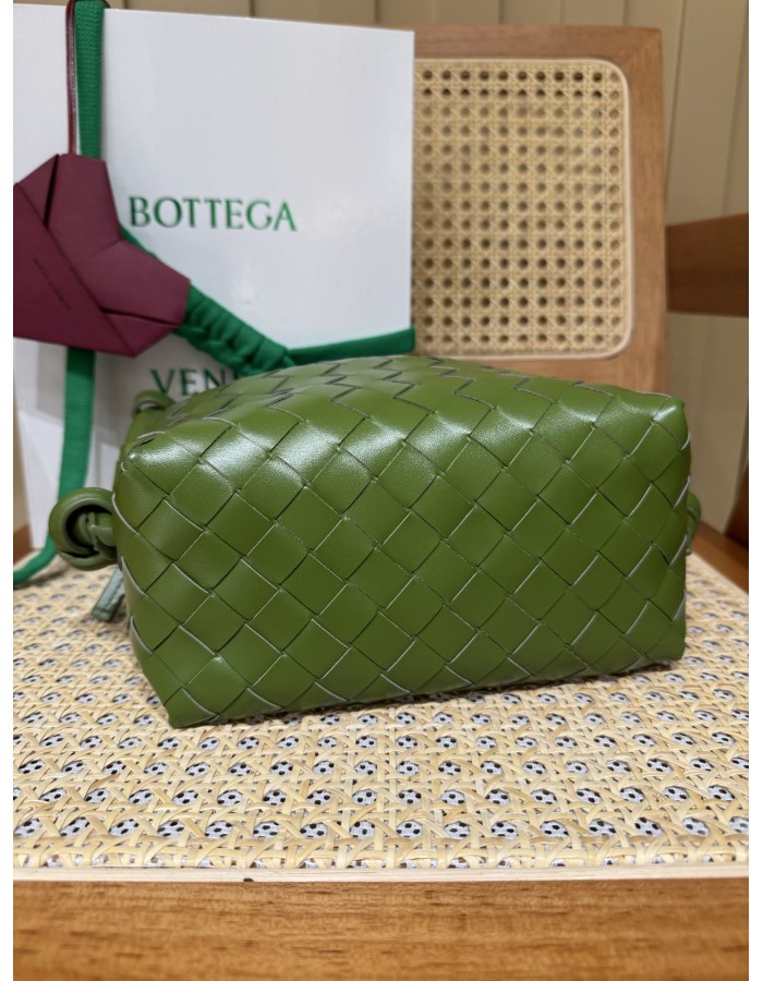 Loop top handle BOTTEGA VENETA