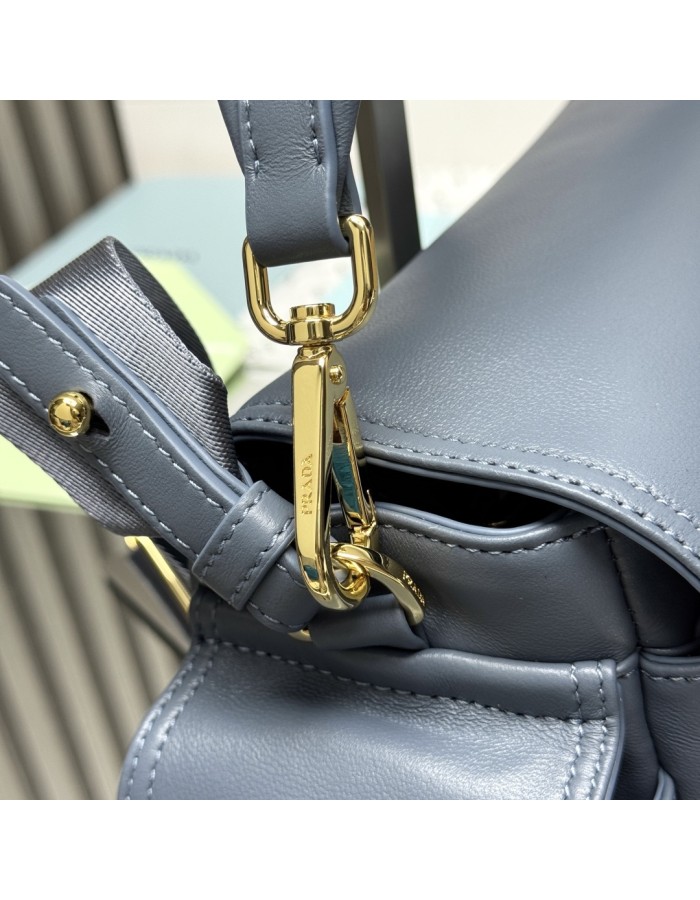 Borsa Prada Explore medium in nappa con pattina PRADA