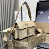 Borsa Prada Explore medium in Re-Nylon con pattina PRADA