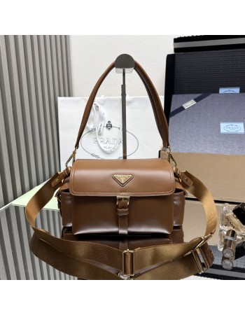 Borsa Prada Explore medium in nappa con pattina PRADA