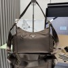 Borsa Prada Explore large in Re-Nylon e pelle PRADA